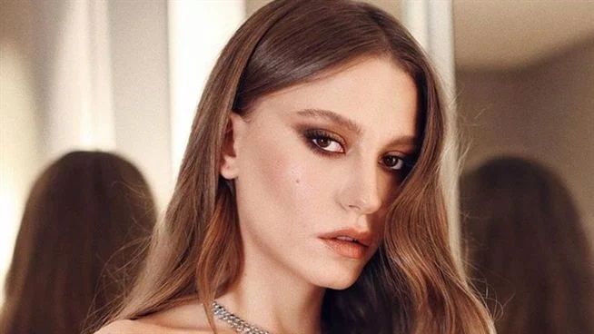 Show TV seyircileri yıkıldı... Serenay Sarıkaya'nın yeni adresi belli oldu... Aile dizisindeydi 1